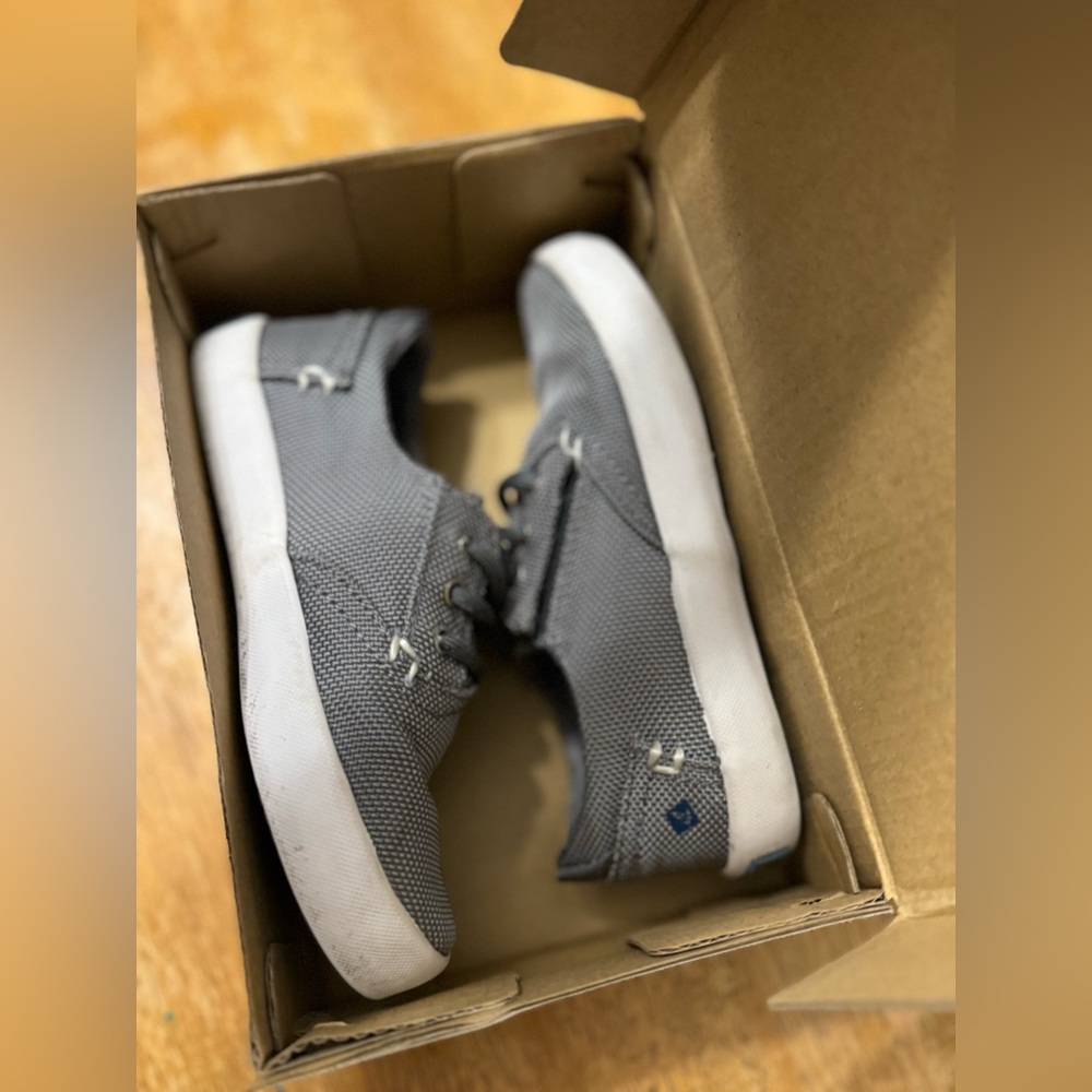 Sperry Top-Sider size 8.5 M Grey Boys